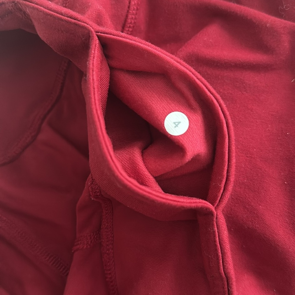 LULULEMON RED LEGGINGS SIZE 4 good condition - Picture 4 of 4